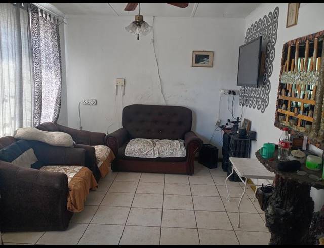 4 BEDROOM HOUSE FOR SALE IN EASTRIDGE